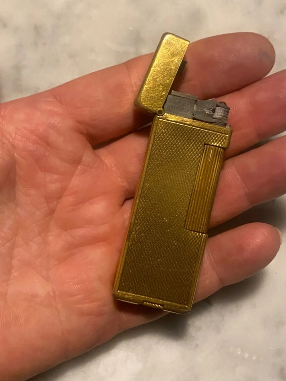 Dunhill Gold Textured lighter
